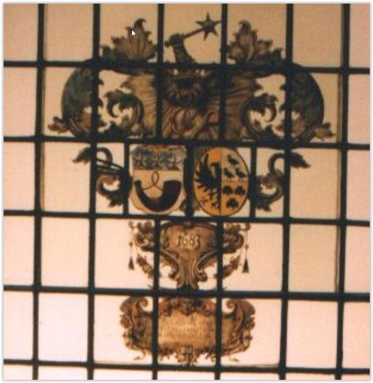 1683 

J. Hector de Murray-Cor (). Onder een compagnie Ca () lle synen 

Edsarda van Alema syn 16 huysvrou 83