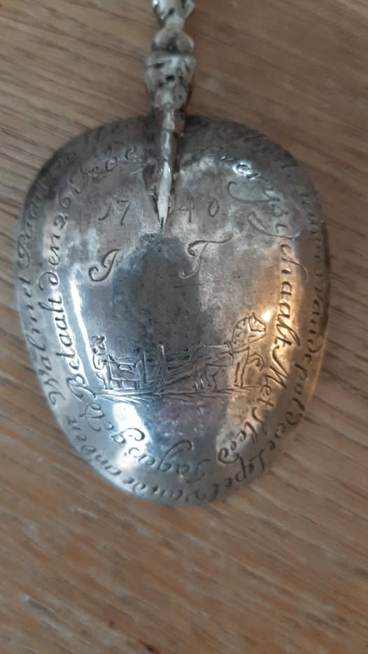 Olphert Lieuwes van der Pol dese lepel van de andere wal met paart en slee over ijs gehaalt. Met sleed jagersgeld betaalt de 26 febe 1740

JT