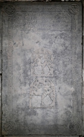 Ano 1620 de 17 yanvarivs is catolick gestvrve de eersamen Heere Sybrants hier begraven

Ao 1627 den 5 april is catolick gestvrven de eersamen Dowe Seerps Andala hier begrave

Ao 1631 den 11 september is catolick gestoruen de eerbare Aeltie Wigle dr echte frouwe va Here Sijbrants haer eerste ende Douwe Seerps haer laeste man en leit hier begrauen