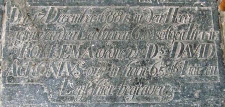 Den 17 december 1688 is in den heere gesturven den eerbaaren godsaligen Piitie Rollema wedue w: ds. David Acronius oud in haar 65ste iaar en leyt alhier begraven