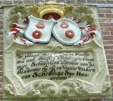 Anno 1715
De hoogh wel gebo: heer Martinus van Scheltinga grietman over Schoterlandt curator van den academie etc. etc. en vrouw Wiskien van Scheltinga syn huisvrouw Anno 1715
De hoogh wel gebo: heer Martinus van Scheltinga grietman over Schoterlandt curator van den academie etc. etc. en vrouw Wiskien van Scheltinga syn huisvrouw
