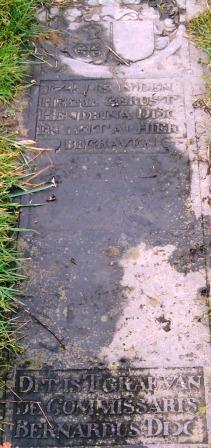 1741 is in den heere gerust Hendrina Dix en leit alhier begraven

dit is t graf van de commissaris Bernardus Dix