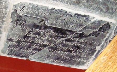 Tiepke Gerrits Foeckama 1661
T G S
Anno 1751 den 24 januari is in den heere gerust den eersaame Sjoucke Watses Agema in leven mr temmerman tot Nieuland oud in syn 87 jaar en leid alhier begraven Tiepke Gerrits Foeckama 1661
T G S
Anno 1751 den 24 januari is in den heere gerust den eersaame Sjoucke Watses Agema in leven mr temmerman tot Nieuland oud in syn 87 jaar en leid alhier begraven