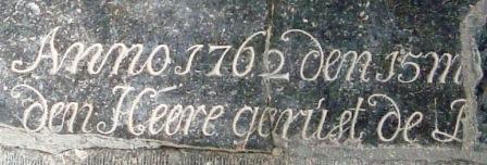 Anno 1762 den 15 may is in den heere gerust de eerbare Antie Martens Reitsma in leven huisvrouw van Wybe Pyters tot Nieuland out in haar [3]2ste jaar en leidt alhier begraven met 2 kinders
