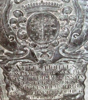 Attie Hoytes twede vrou van de bysitter Bruijnsma is gesturven den 13 september 1688 ovt 49 iaer ende hier begraven