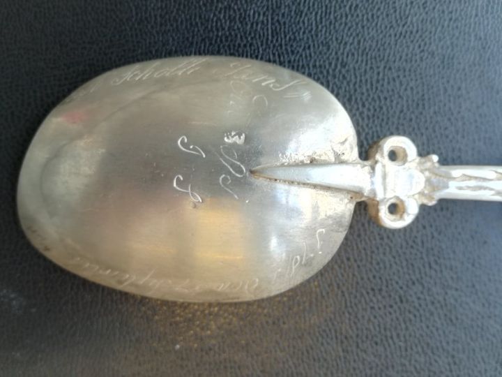 1781 den 17 september is in den heere gerust Scholte Jans oud 81 jaar JS 1781 den 17 september is in den heere gerust Scholte Jans oud 81 jaar JS