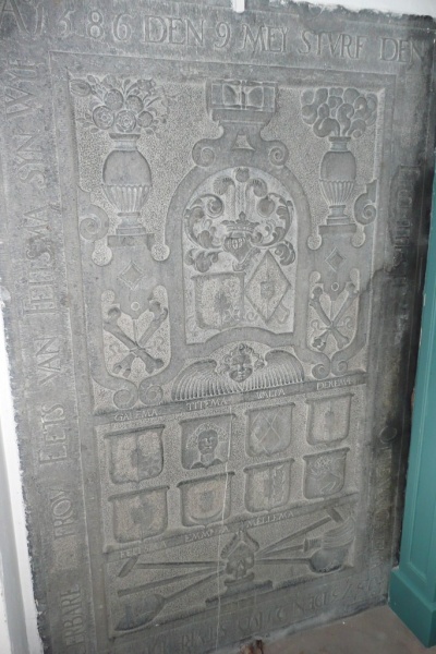 Ao 1573 den 21 iuly sturf de edele eerbare ioffrou Eets van Feitsma syn wyf

Ao 1586 den 9 mey sturf den edele erentfeste heerschap Otto van Galema

Galema Tietema Walta Dekema

Feitsma Emmega Mellema ...