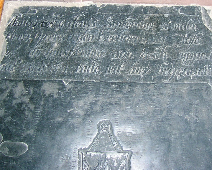 Anno 1656 den 5 september is in den heere gerust den eerbaren Sy Clases dor die huisfrouwe van Iacob Syppert[s] out 66 iaren ende leit hier begraven