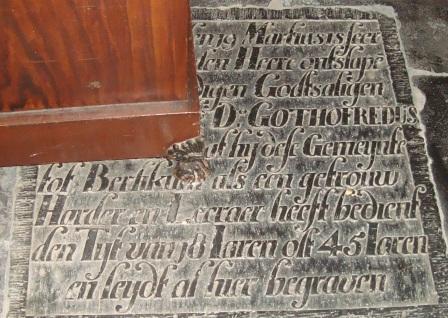[Anno 1685] den 19 martius is seer ... in den heer ontslape ...digen godtsaligen ... d. Gothofredus Viglius [nad]at hjij dese gemeynte tot Berlikum als een getrou leeraer heeft bedient den tyt van 18 iaren olt 45 en leydt alhier begraven