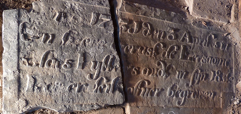 Anno 1731 den 3 april is in den heere gerust de eersaame Claes Pytters oudt in syn 18ste iaer en leit alhier begraven Anno 1731 den 3 april is in den heere gerust de eersaame Claes Pytters oudt in syn 18ste iaer en leit alhier begraven