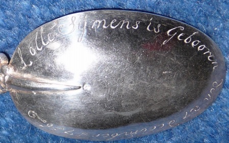 Lolle Sijmens is gebooren den 17 december 1716 Lolle Sijmens is gebooren den 17 december 1716