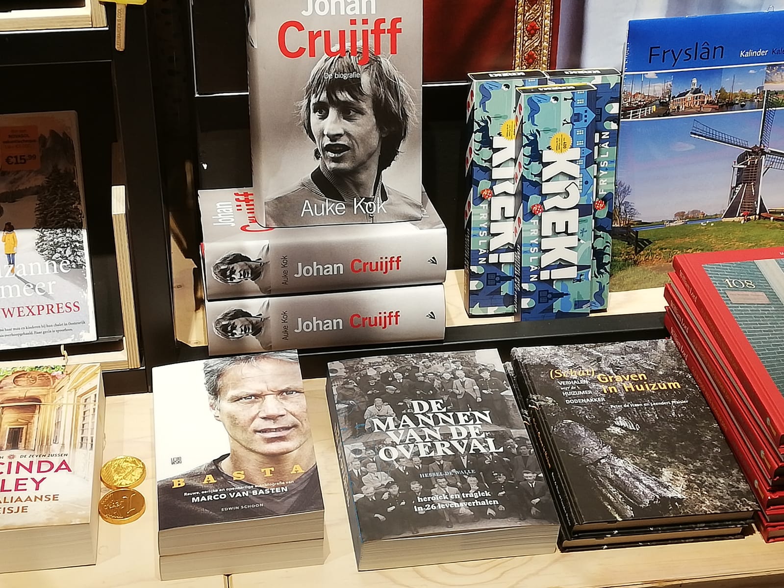 De Mannen van de Overval naast Cruijff, 2019