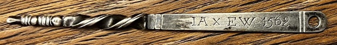 I.A. x E.W. 1562